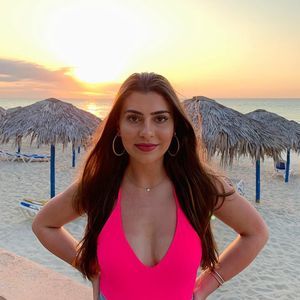 Meet your Posher, Rebecca